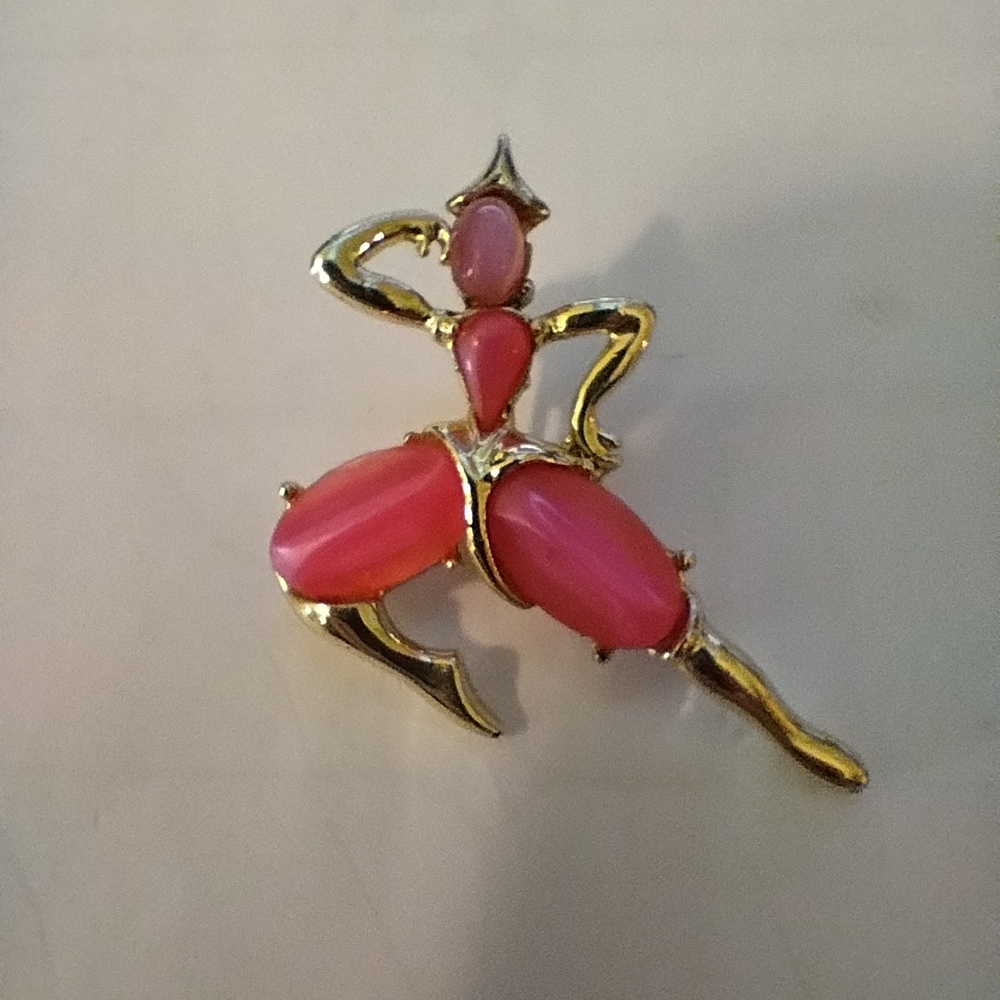 Dancing People Brooches Gold and Pink - Picture 4 of 7